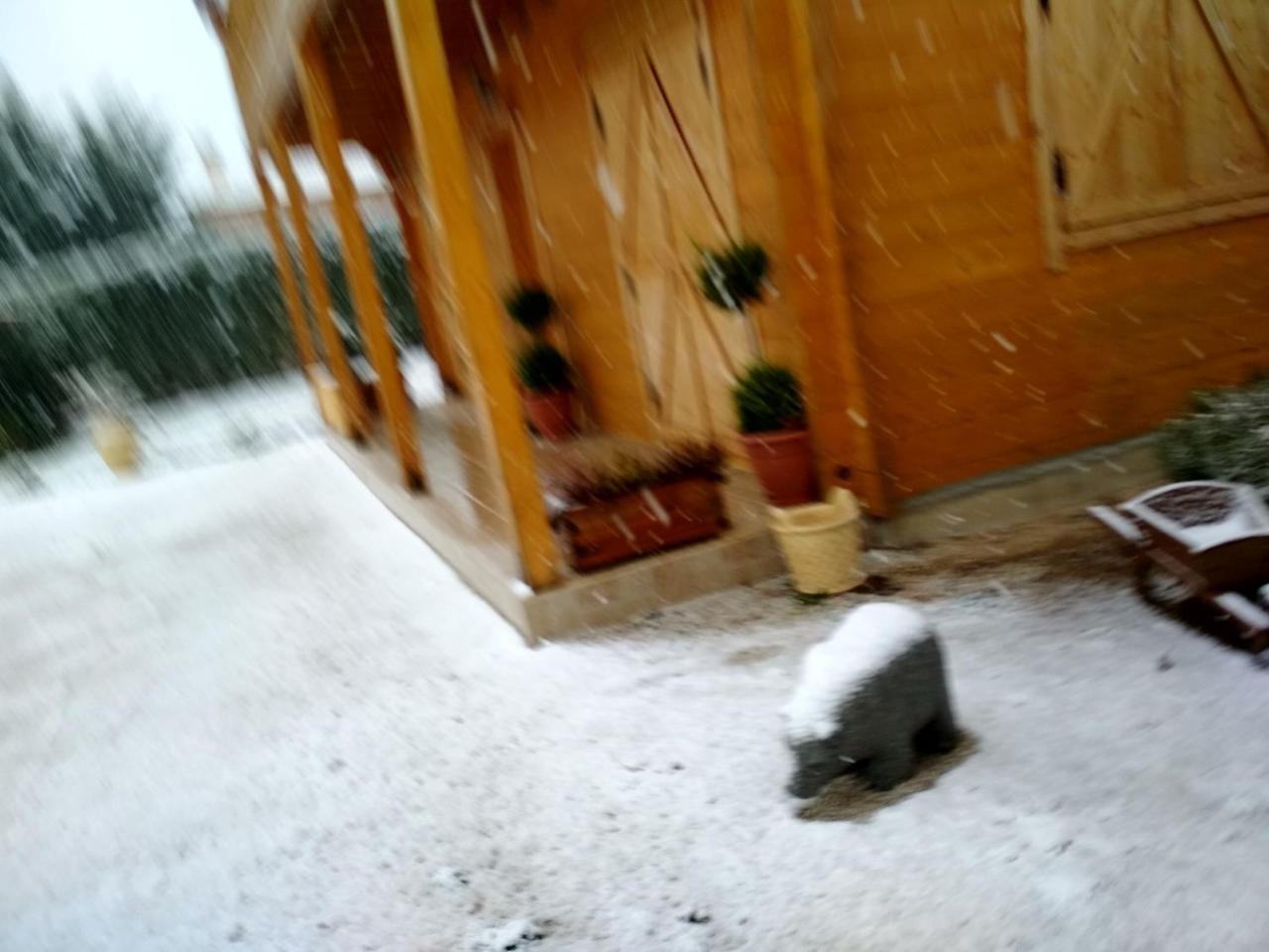 Kastor Chalets Ampelokipoi  Екстериор снимка