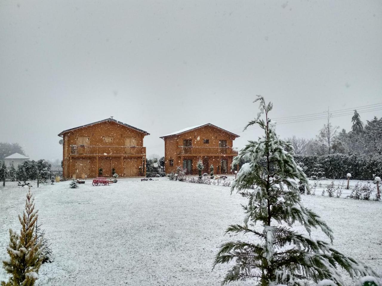Kastor Chalets Ampelokipoi  Екстериор снимка