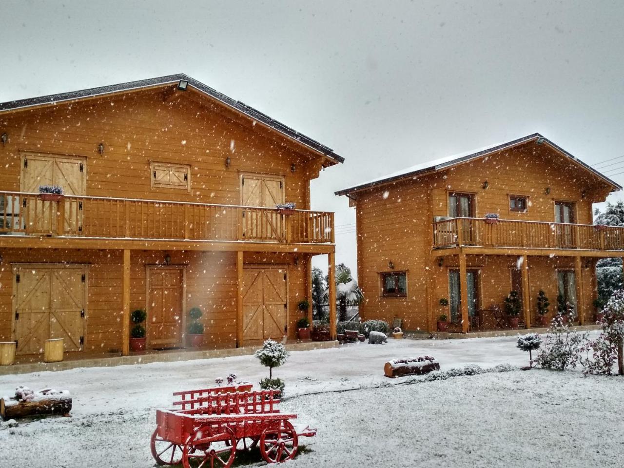 Kastor Chalets Ampelokipoi  Екстериор снимка