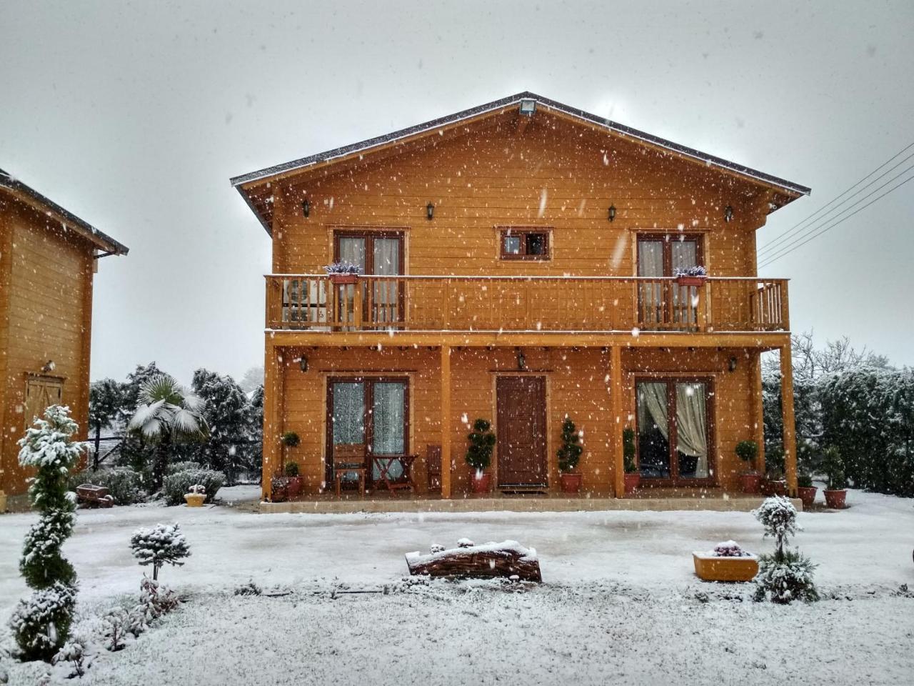 Kastor Chalets Ampelokipoi  Екстериор снимка